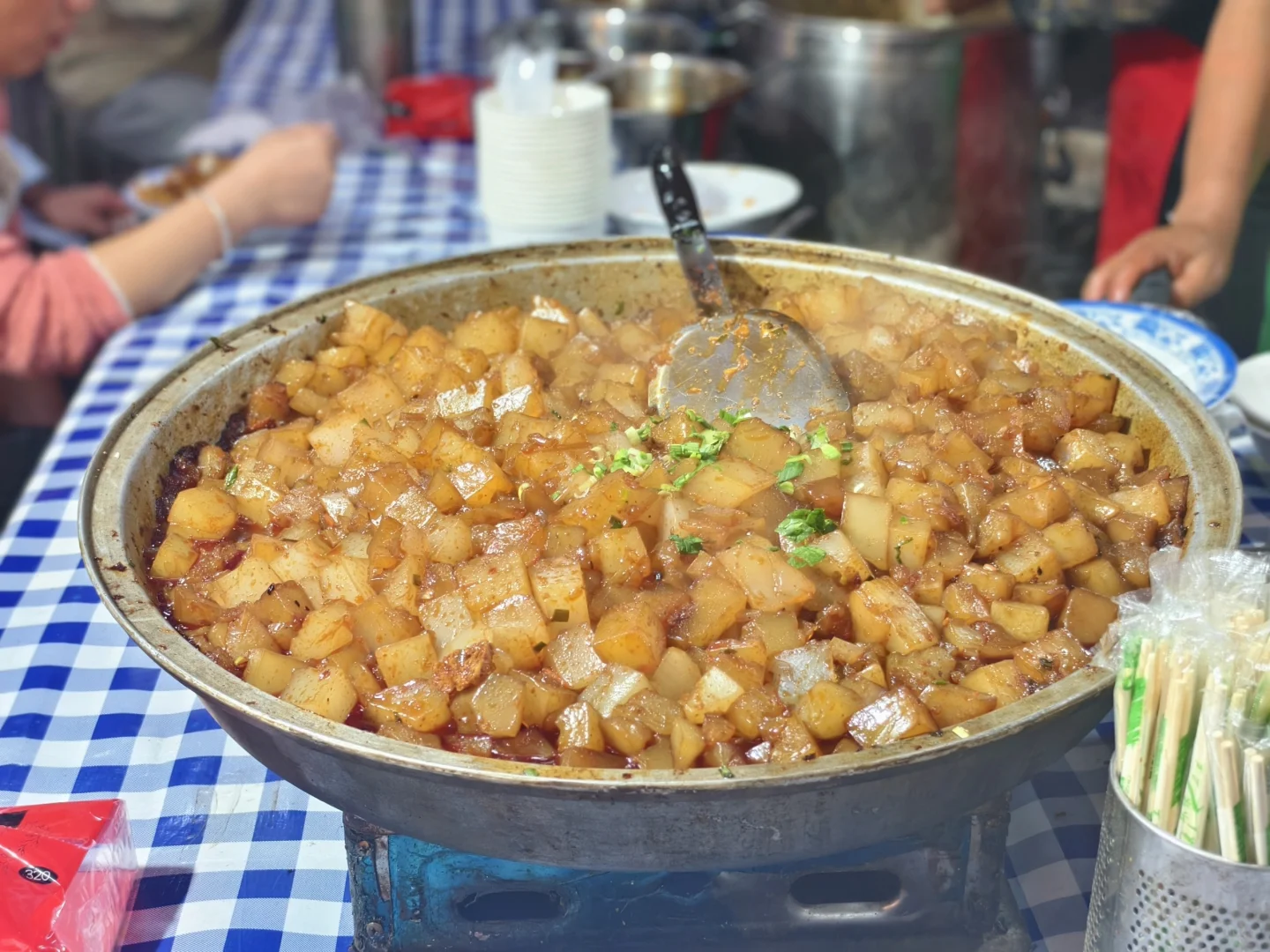 交流会逛吃逛吃