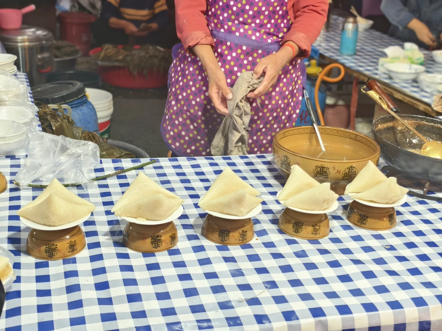 交流会逛吃逛吃