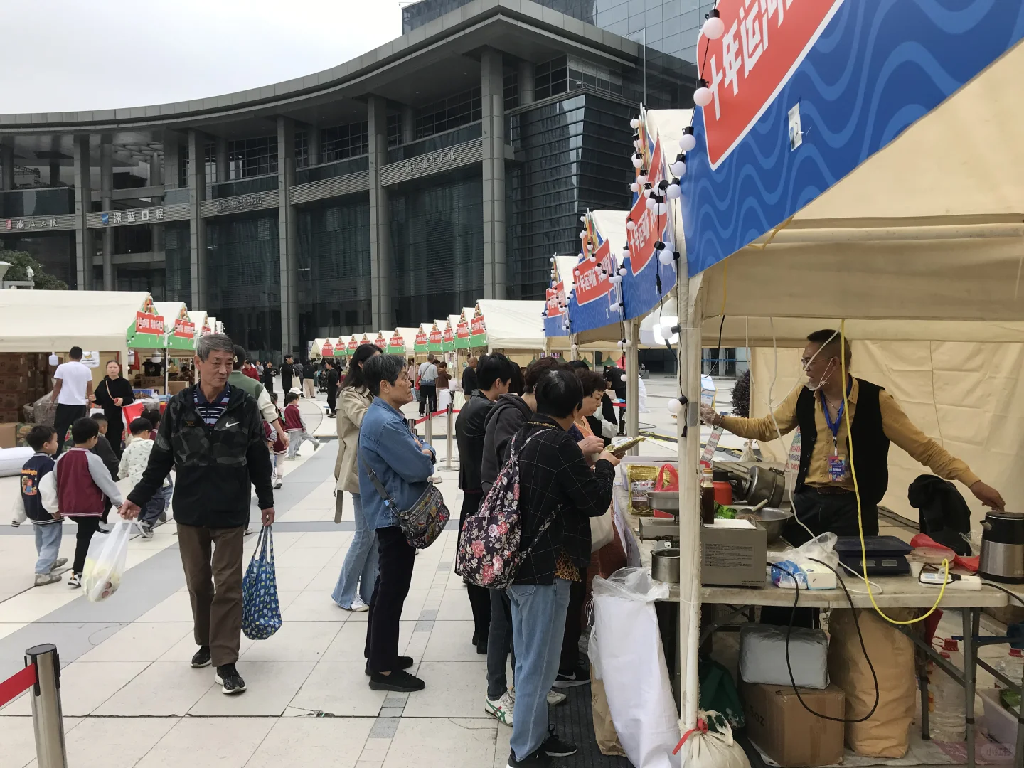 展销会来了！周末到西湖文化广场逛吃逛喝
