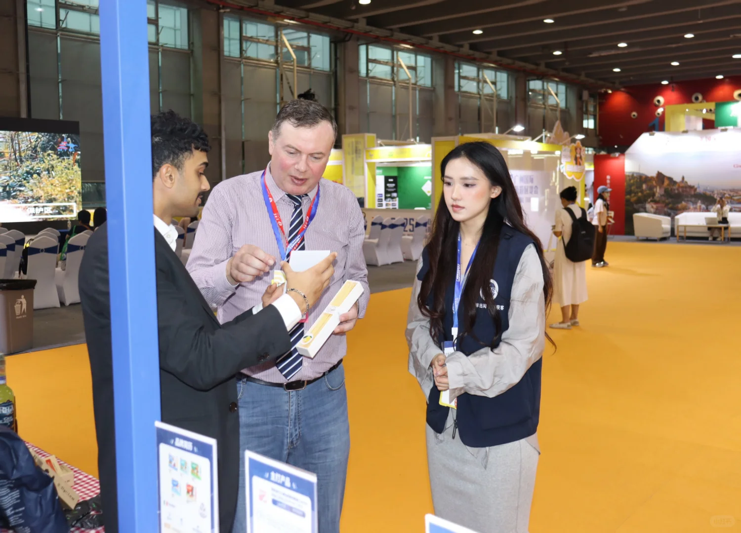 ?? 旅博会｜00后意大利老板比员工还努力