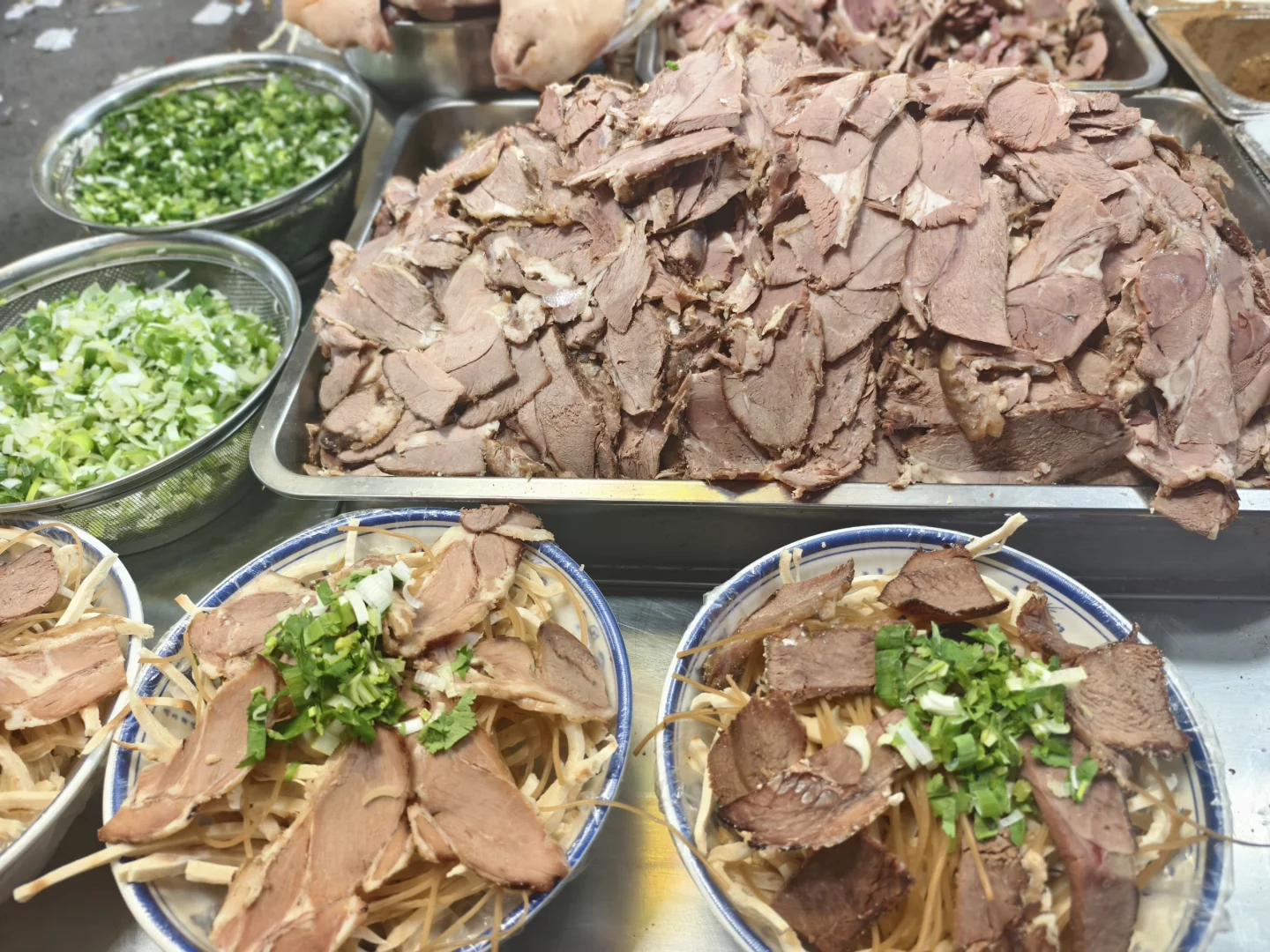 交流会逛吃逛吃