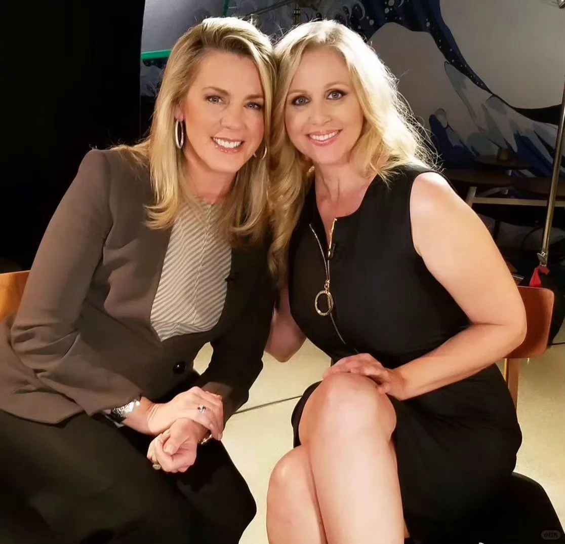 ? julia ann和她的姐妹｜性感女神的身材！