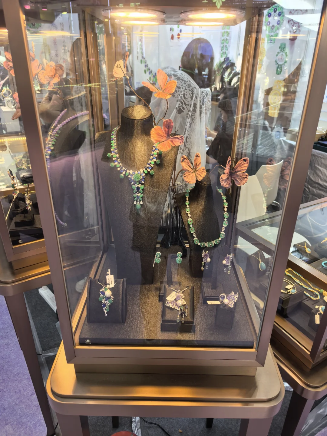 真的要冲了！深圳国际珠宝展开幕日