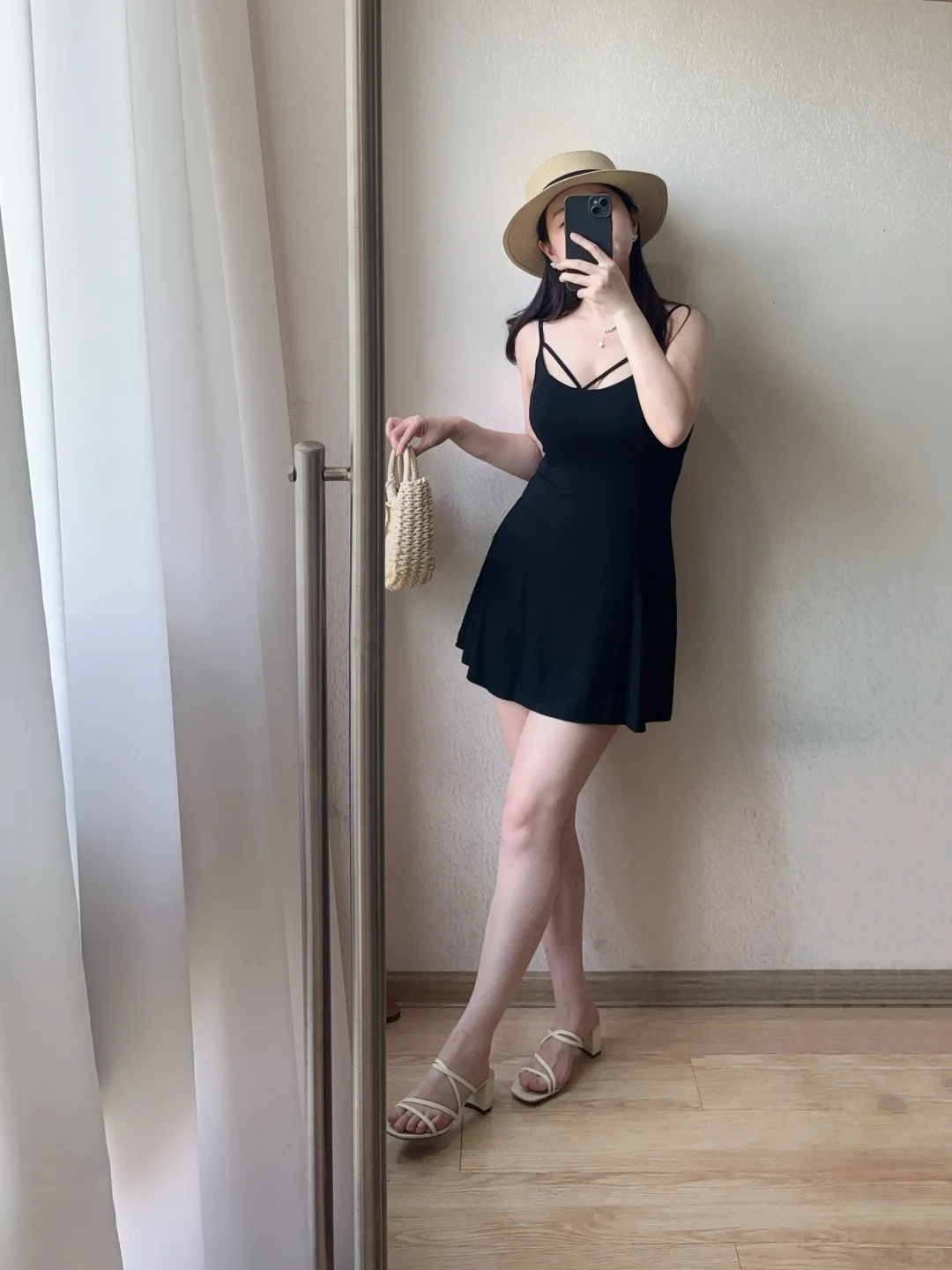 小黑裙太显瘦啦！！！！?