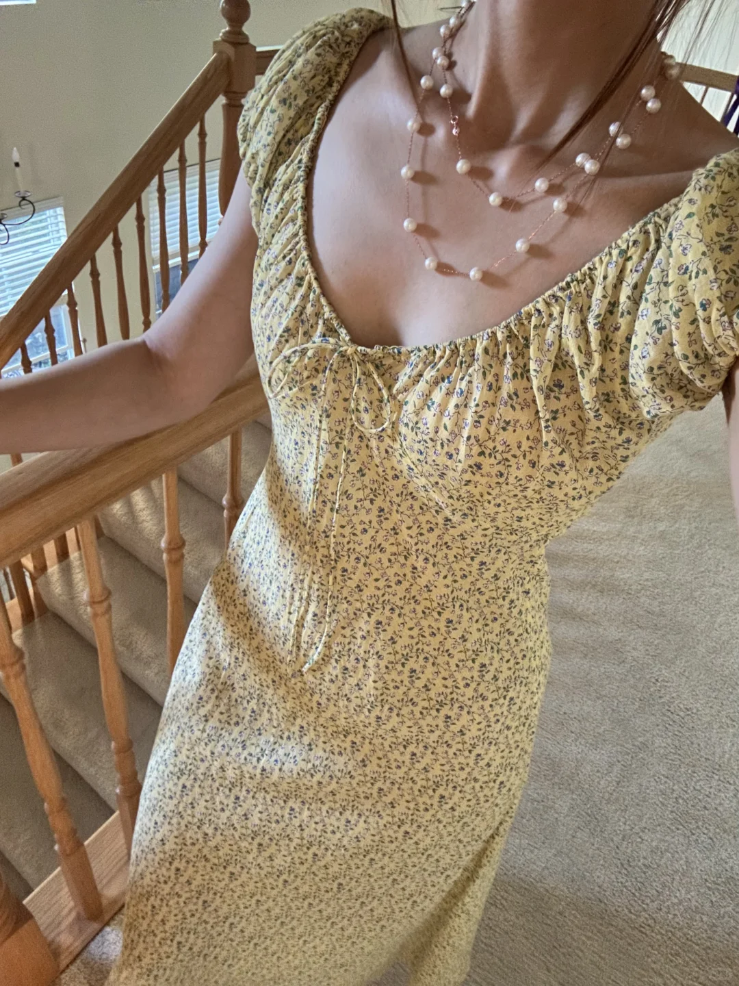 有点熟女的小黄裙