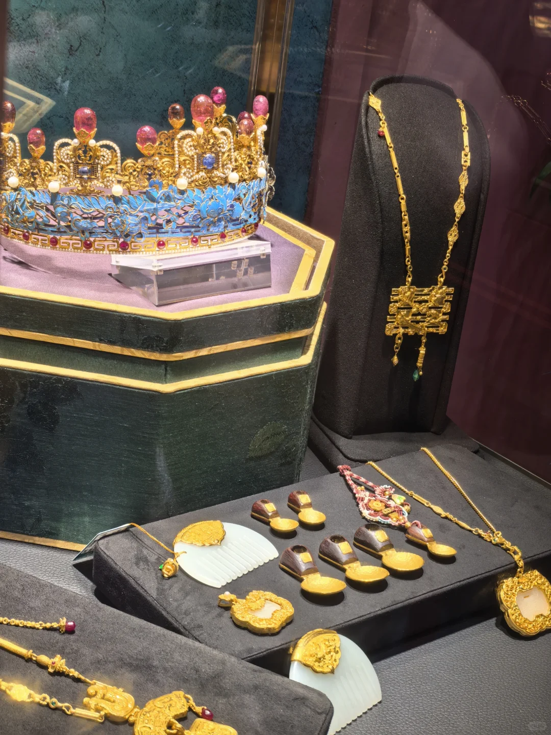 真的要冲了！深圳国际珠宝展开幕日