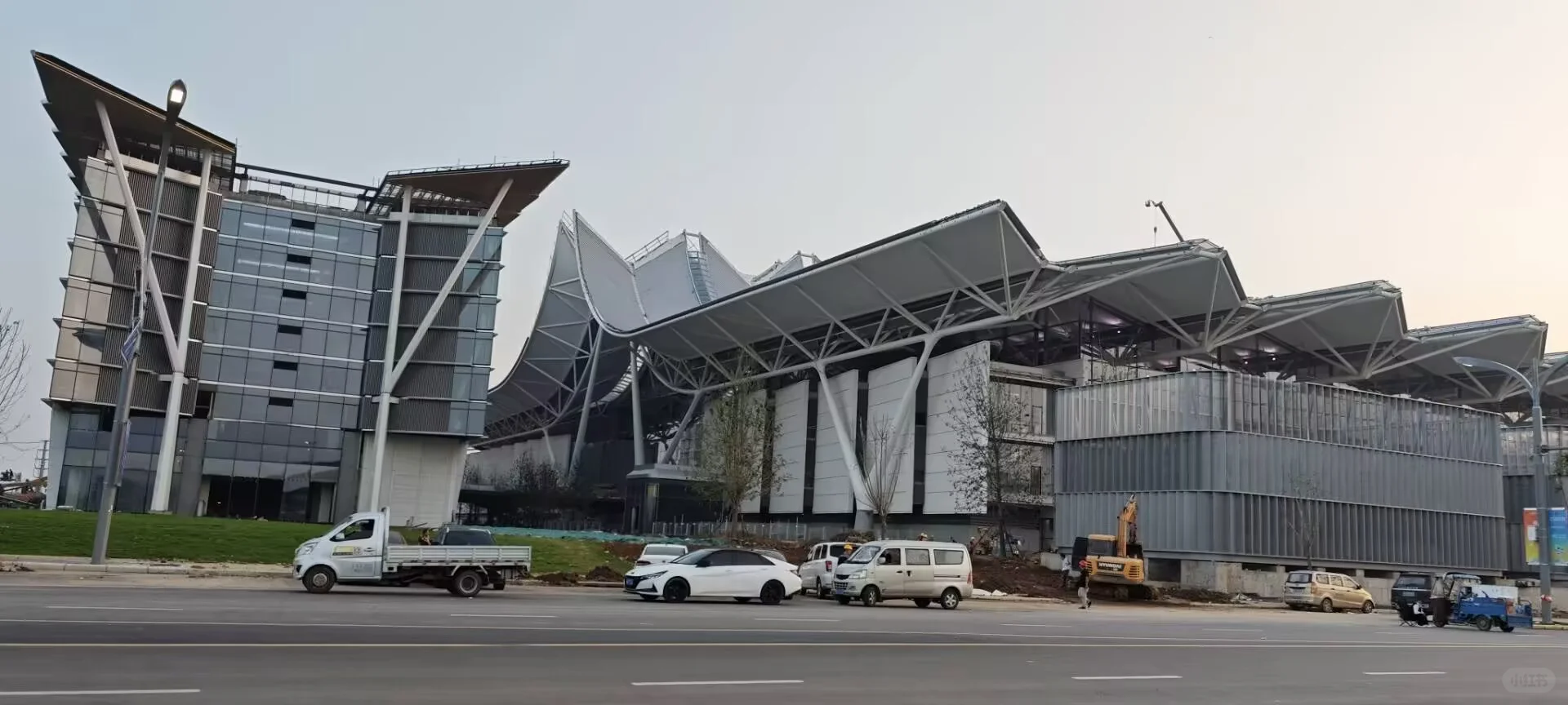 漫展前瞻港区的前后对比