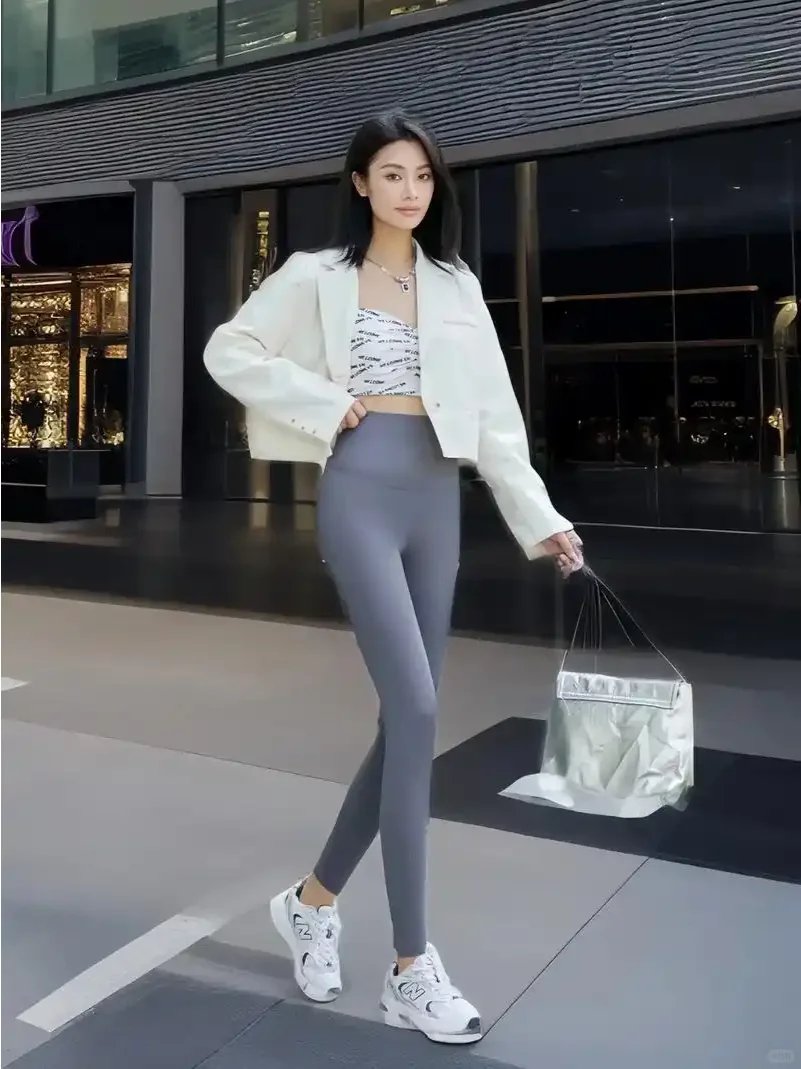 穿瑜伽裤上班=不专业？职场双标何时休！