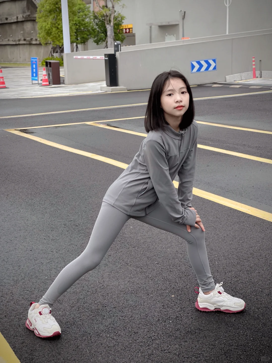 这裤子超绝的......