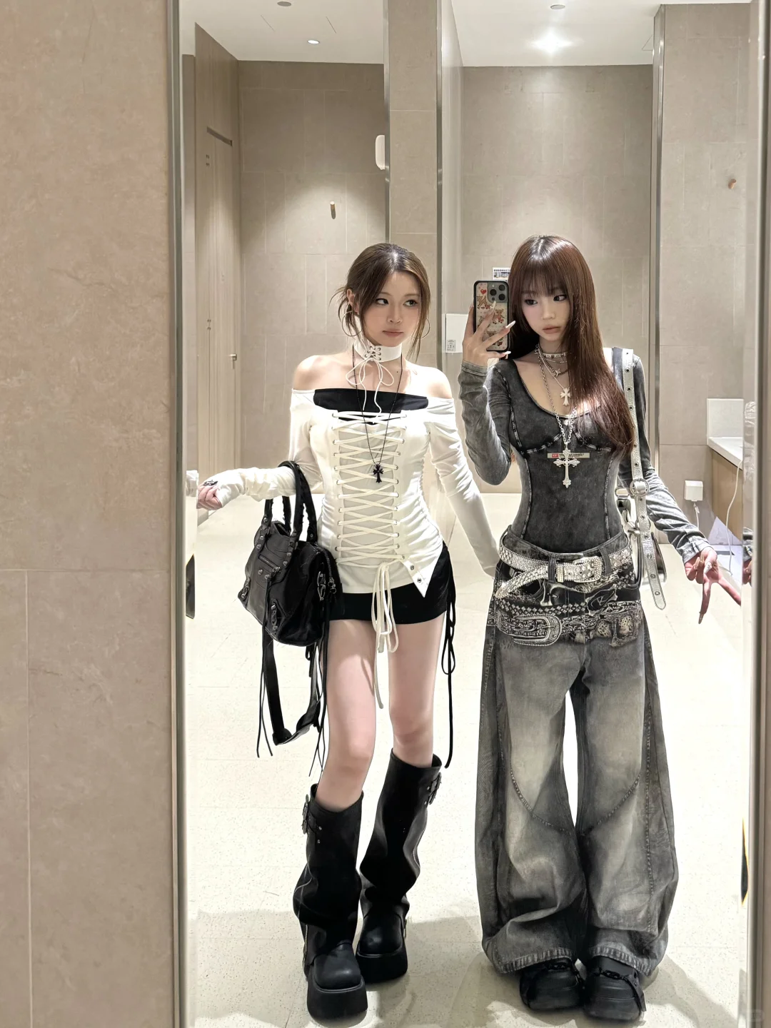 初秋很难不喜欢辣妹穿搭呀?