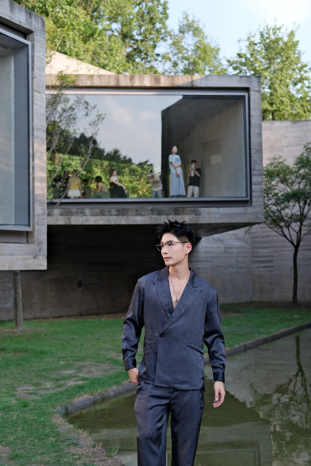 看展被误认为艺术展特邀嘉宾