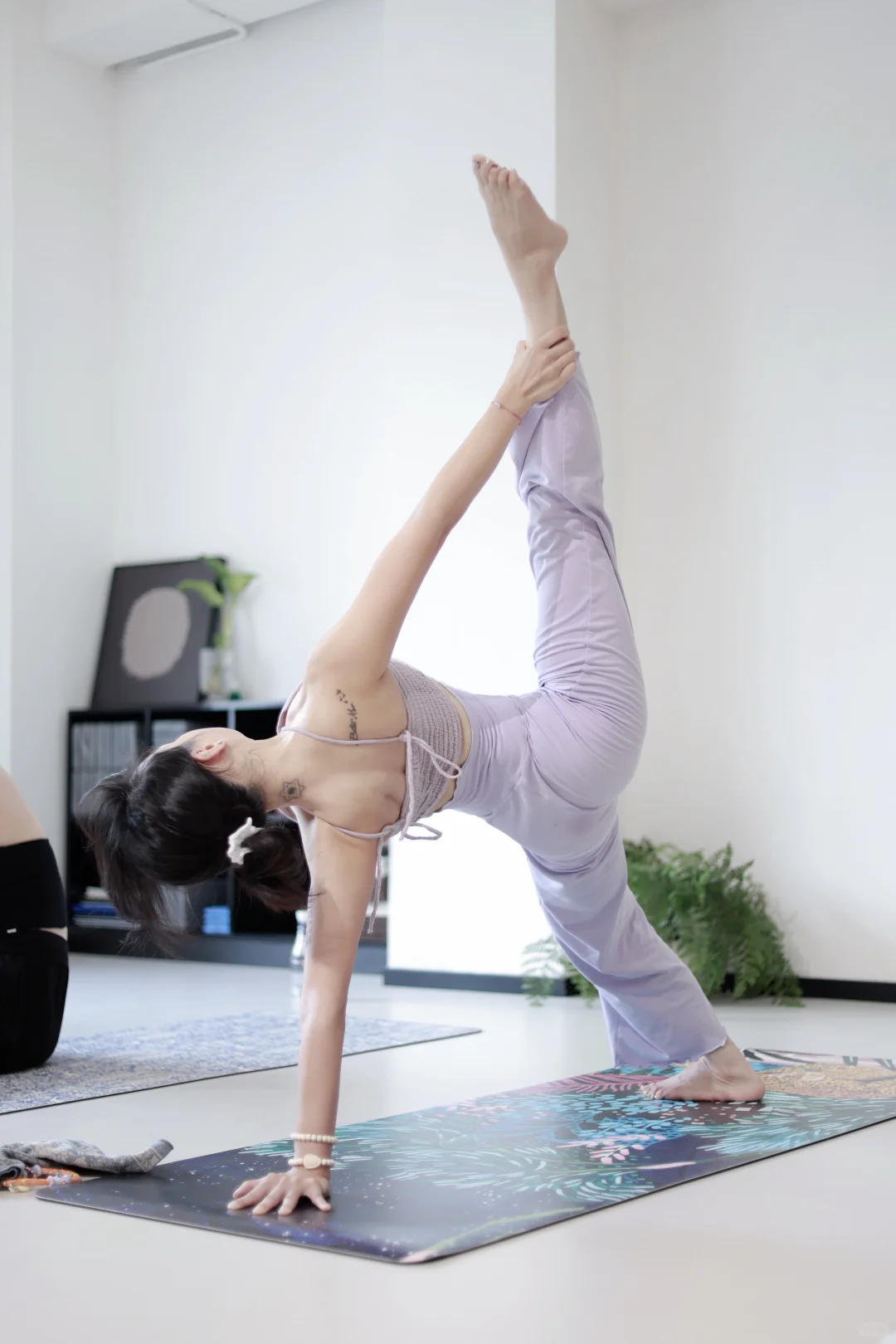 今日话题：浅浅的少妇感?