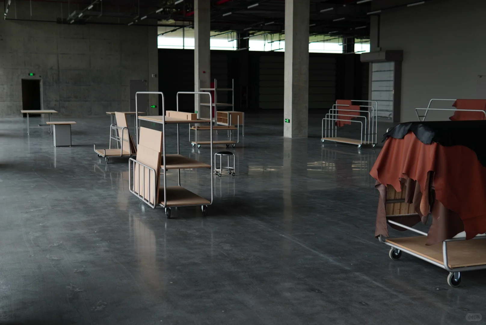 【逻辑的构建】｜我们在家具工厂策了个展