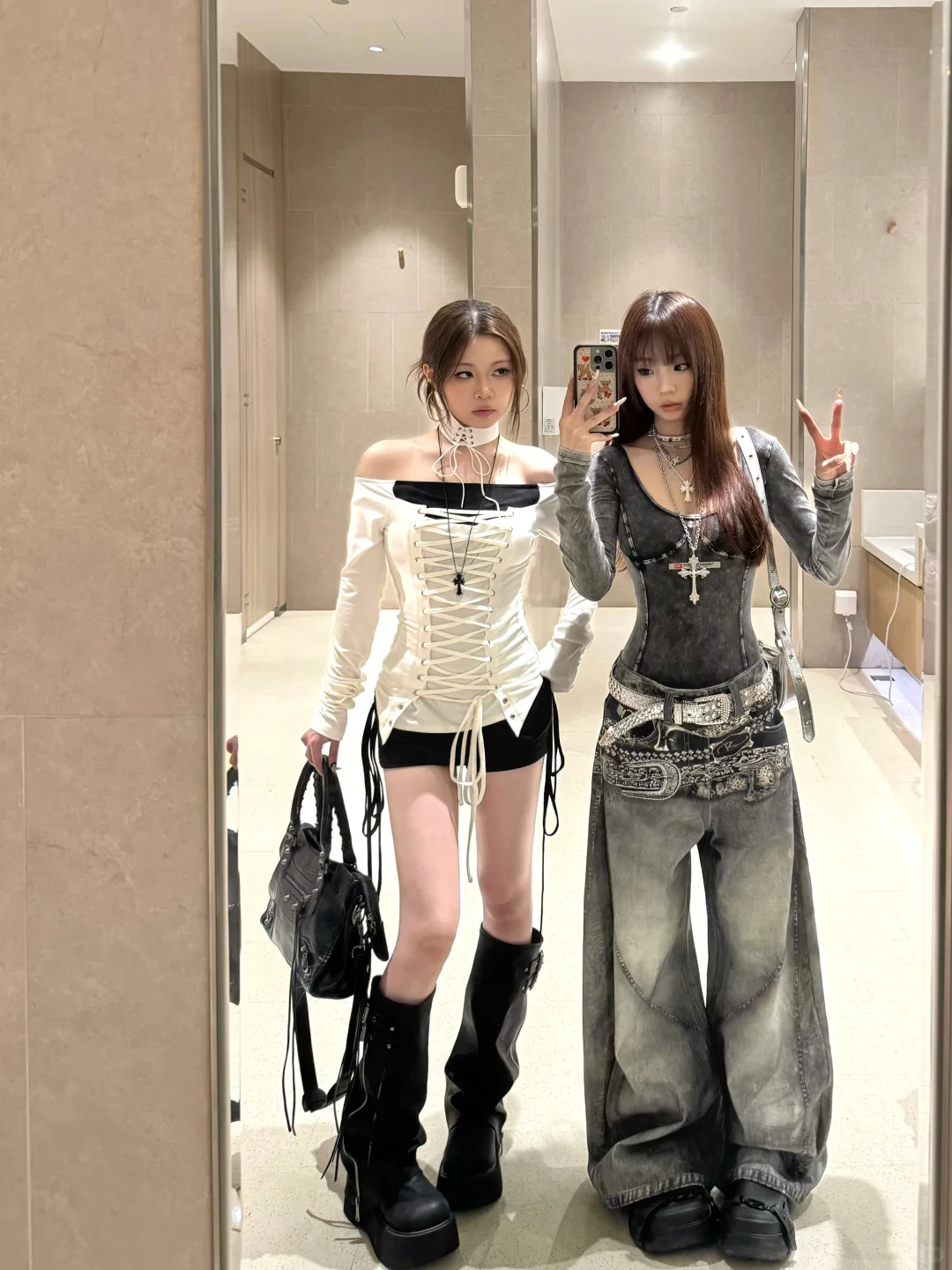 初秋很难不喜欢辣妹穿搭呀?