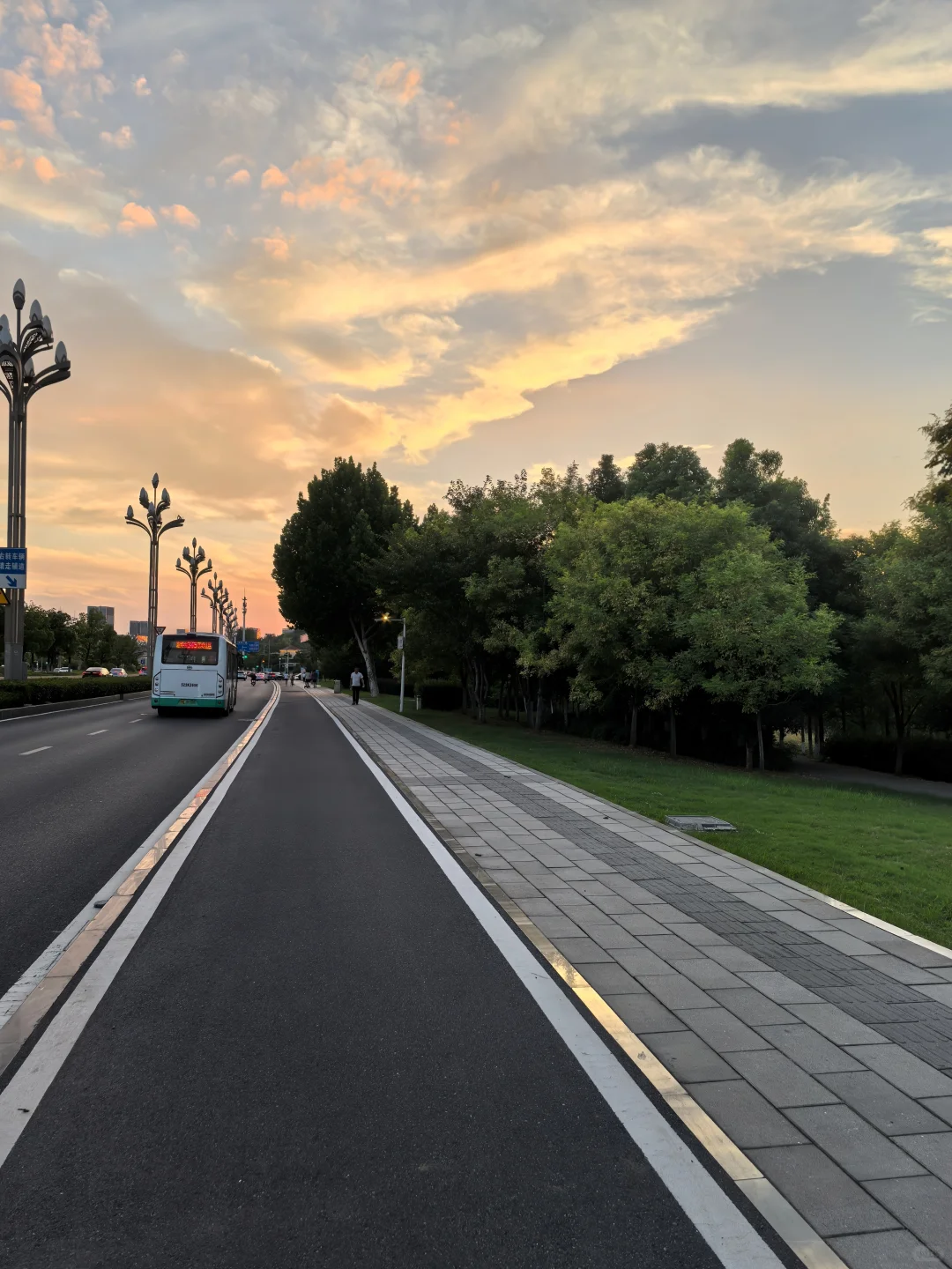 太好了！35岁了也没有变成无聊的老登~