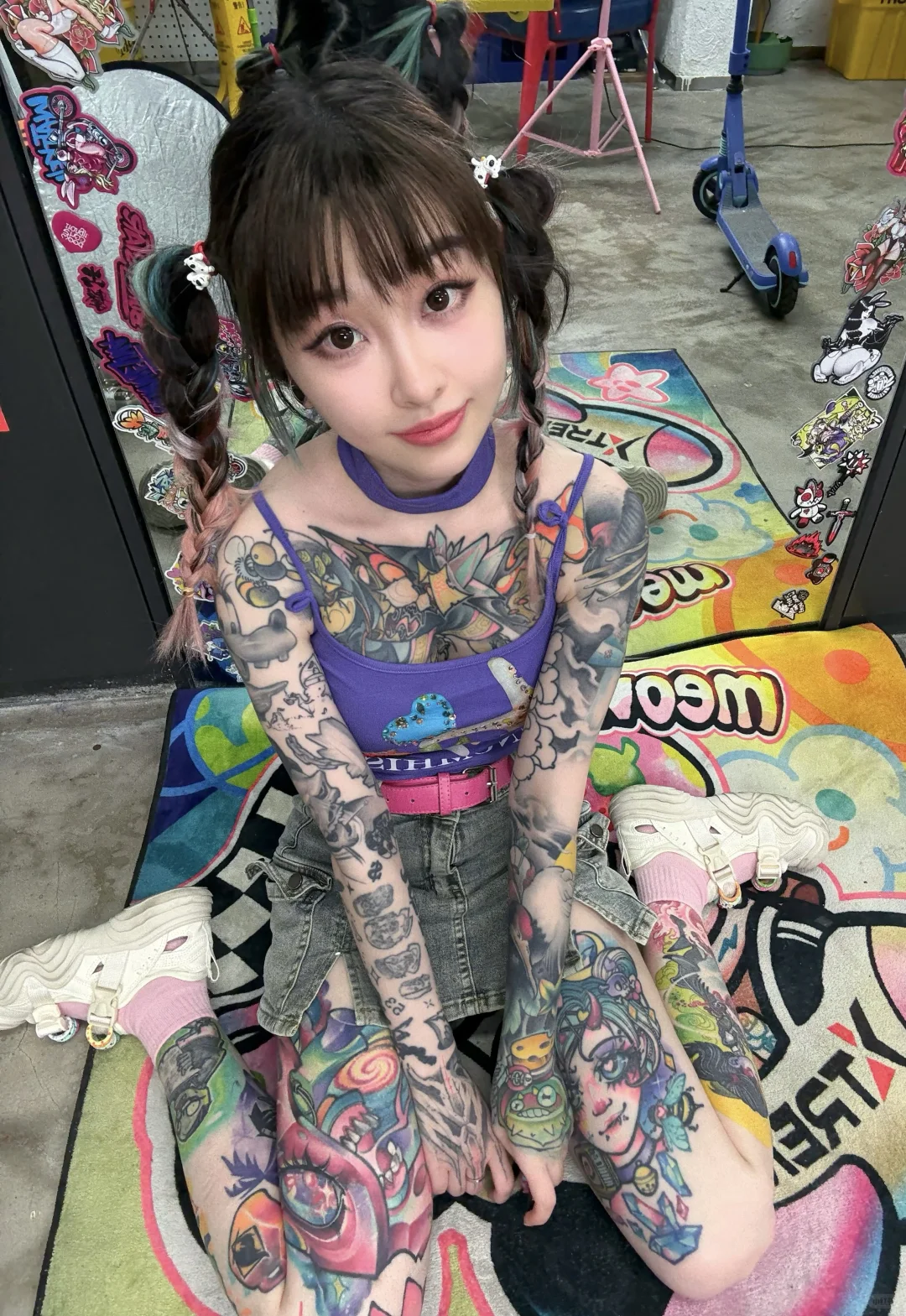 今天是紫色系穿搭?