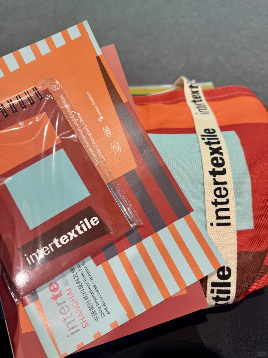 来上海intertextile面辅料展学习…?
