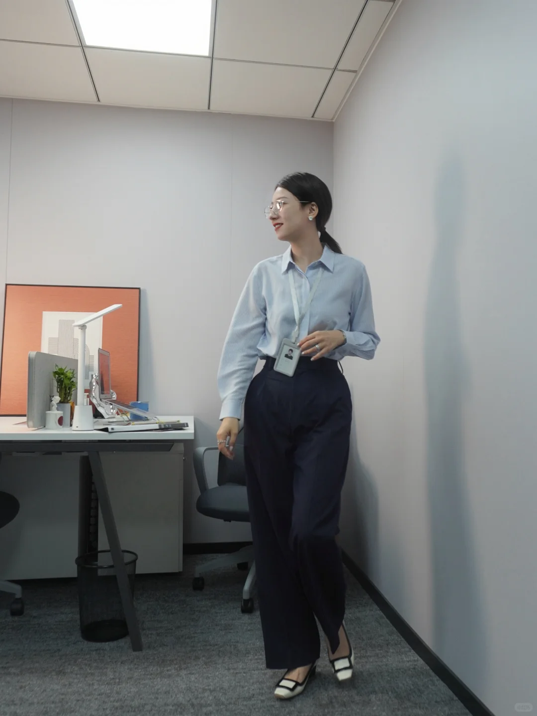 42岁｜通勤穿搭✨上班补妆被抓包了