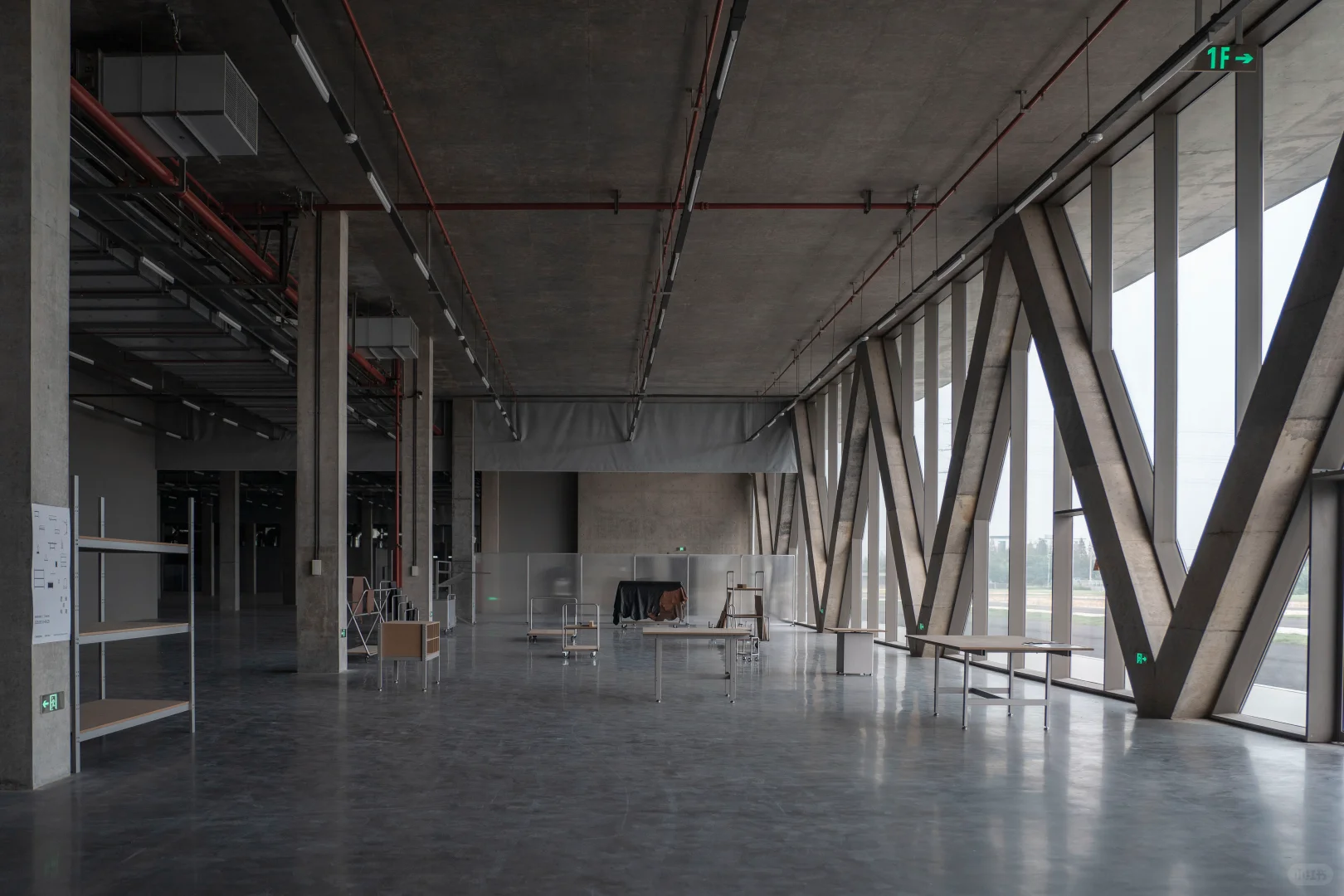 【逻辑的构建】｜我们在家具工厂策了个展