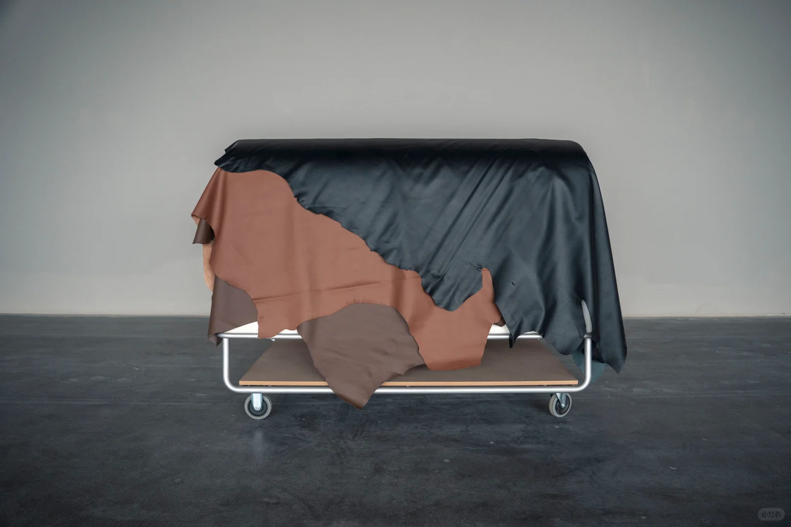 【逻辑的构建】｜我们在家具工厂策了个展