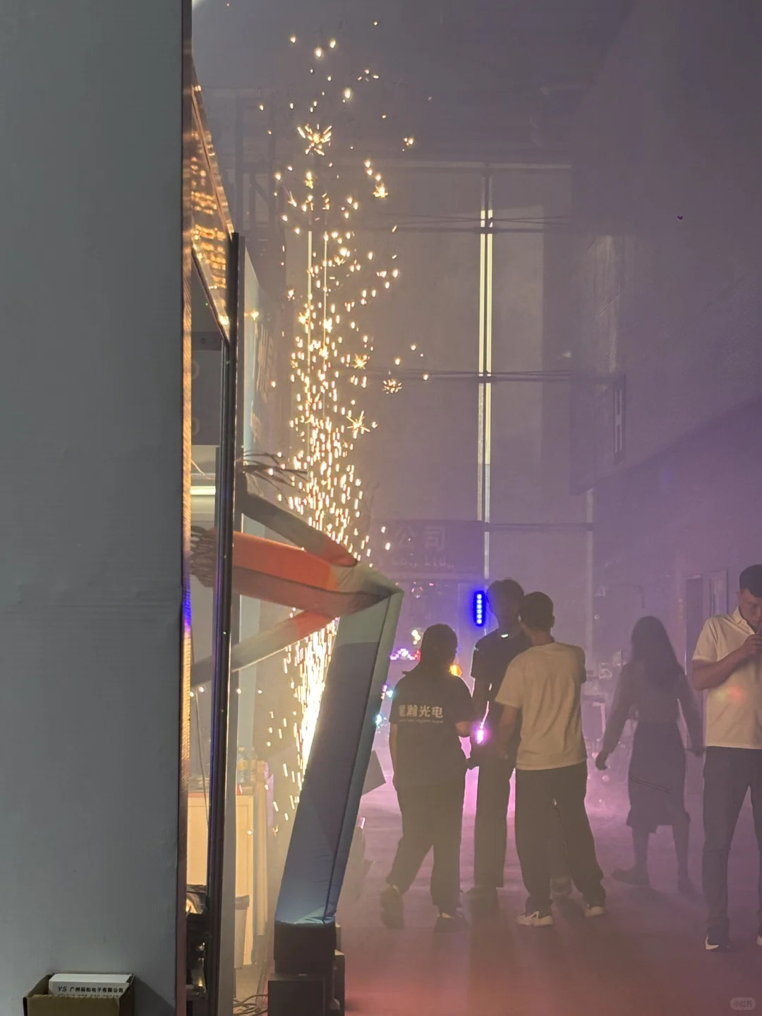 广州灯光音响展也太大烟了