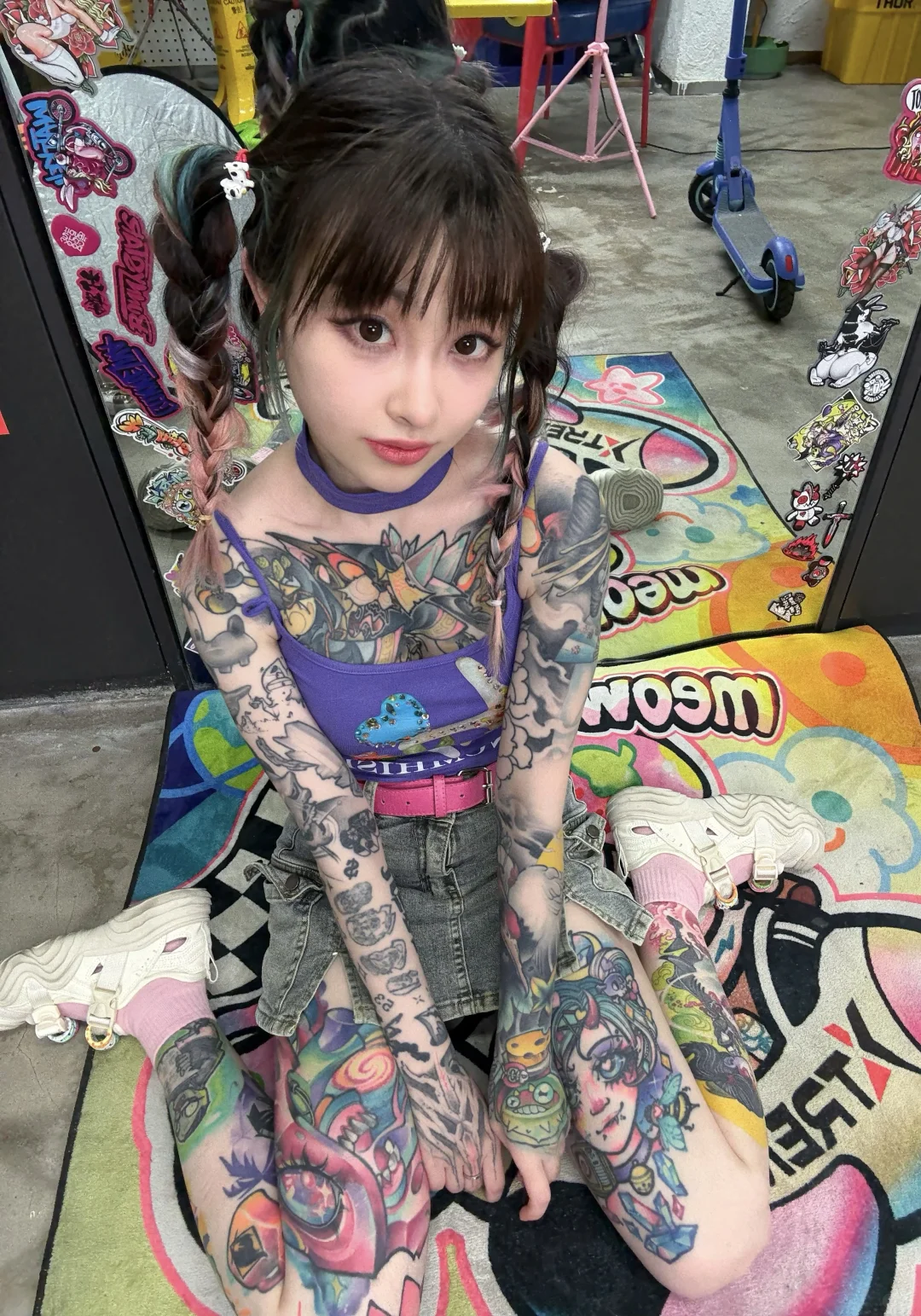 今天是紫色系穿搭?