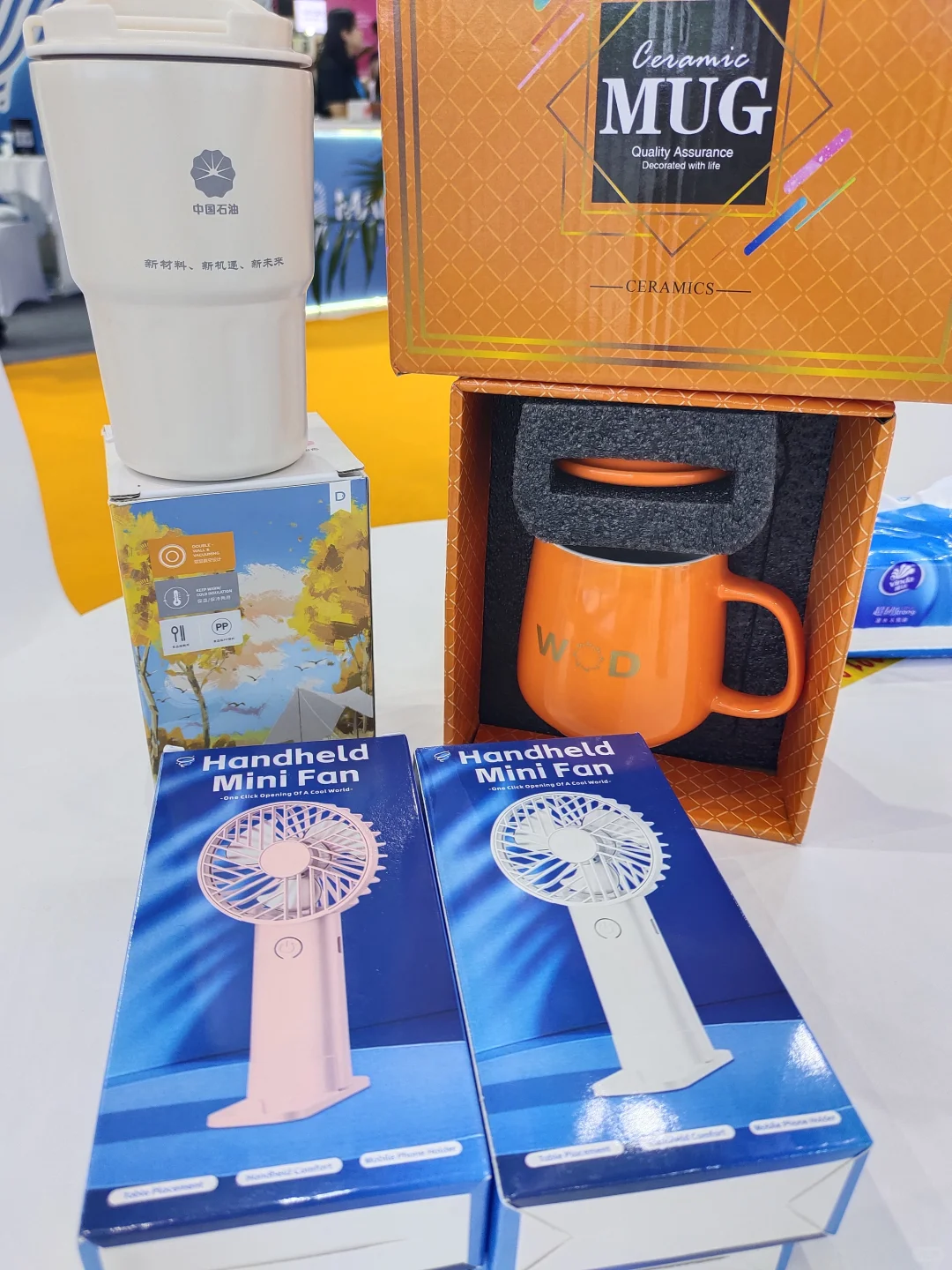 又在新国际义务+了 3h 班，还蹭了顿快餐