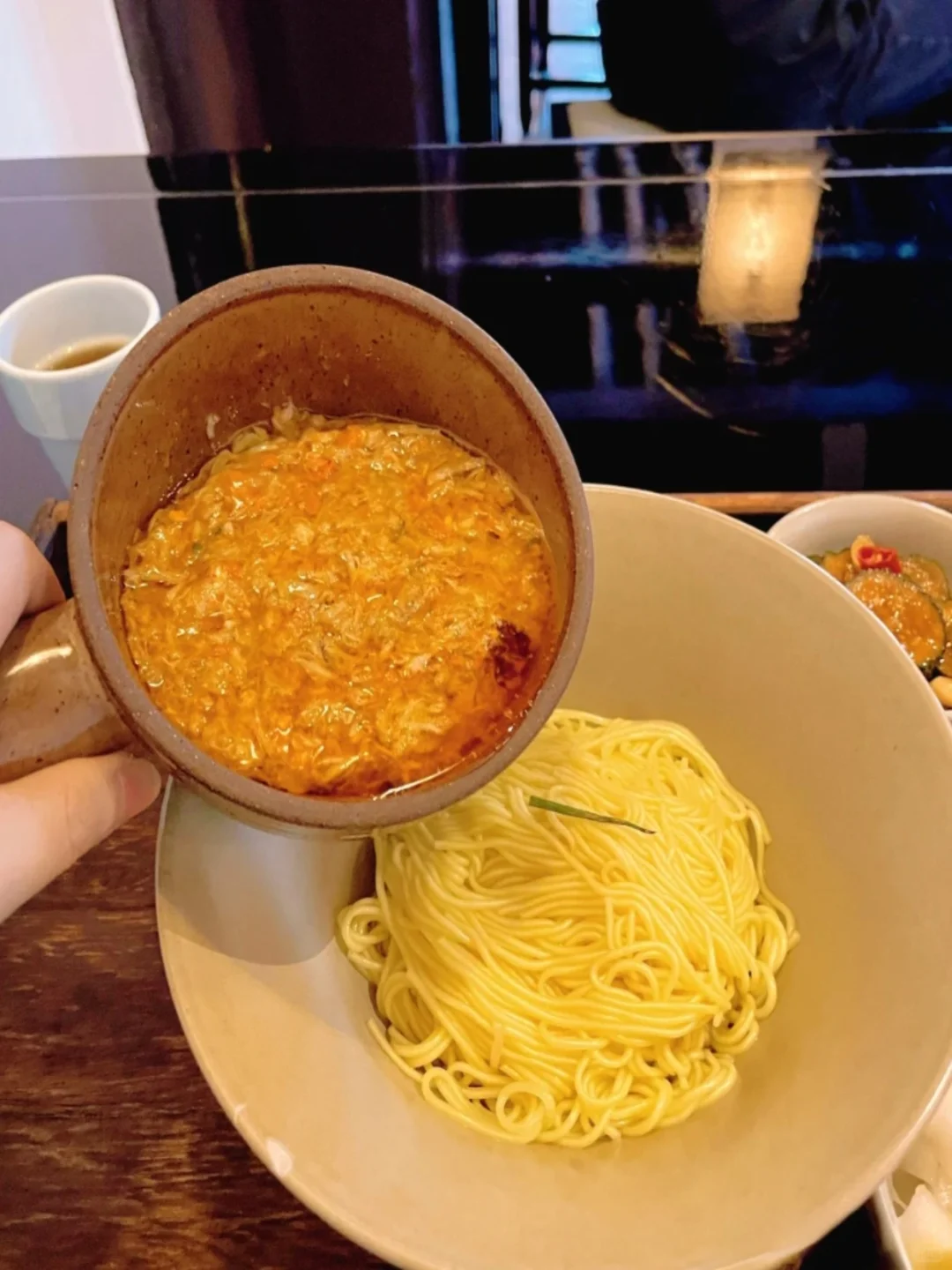 杭州西湖边?蟹黄面人均?46无限续面！