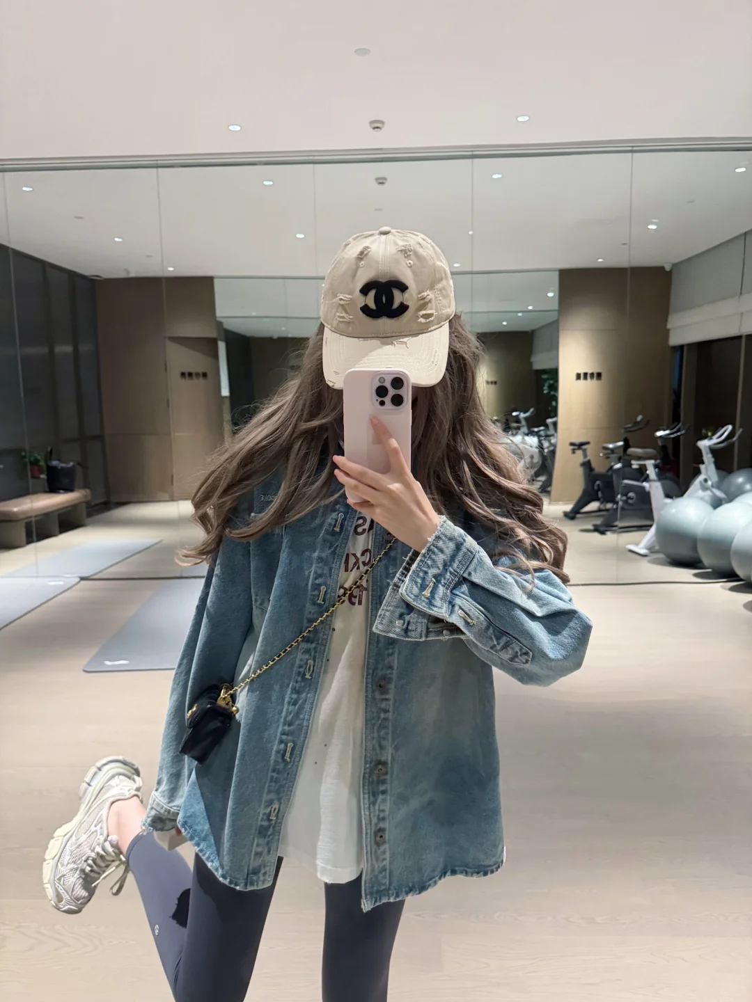 lulu瑜伽裤➕牛仔衬衫一套好好看哦