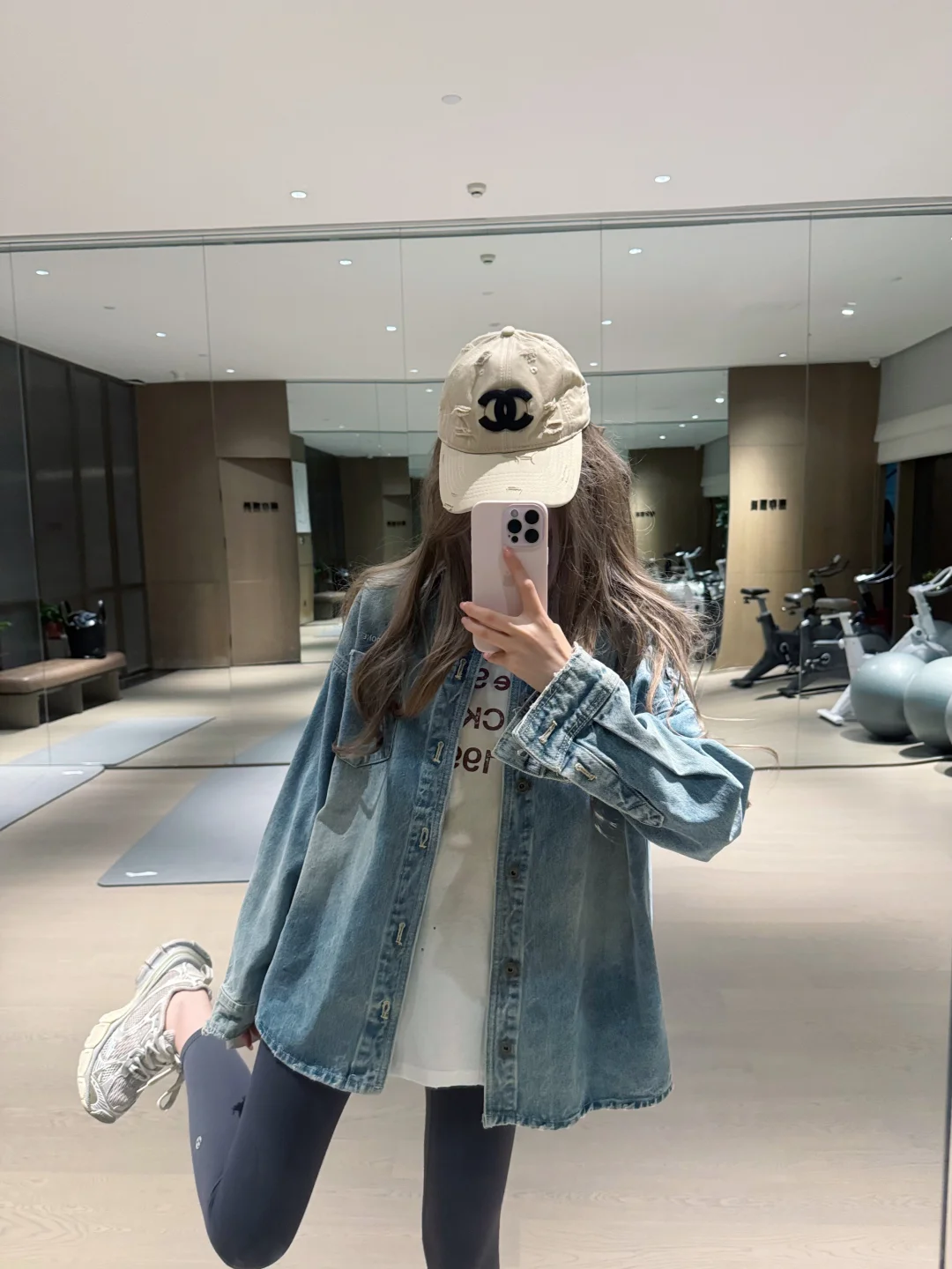 lulu瑜伽裤➕牛仔衬衫一套好好看哦