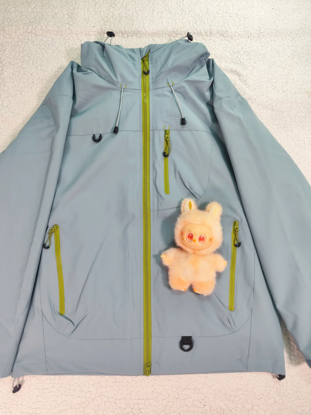 团购的防风防水的外套到了