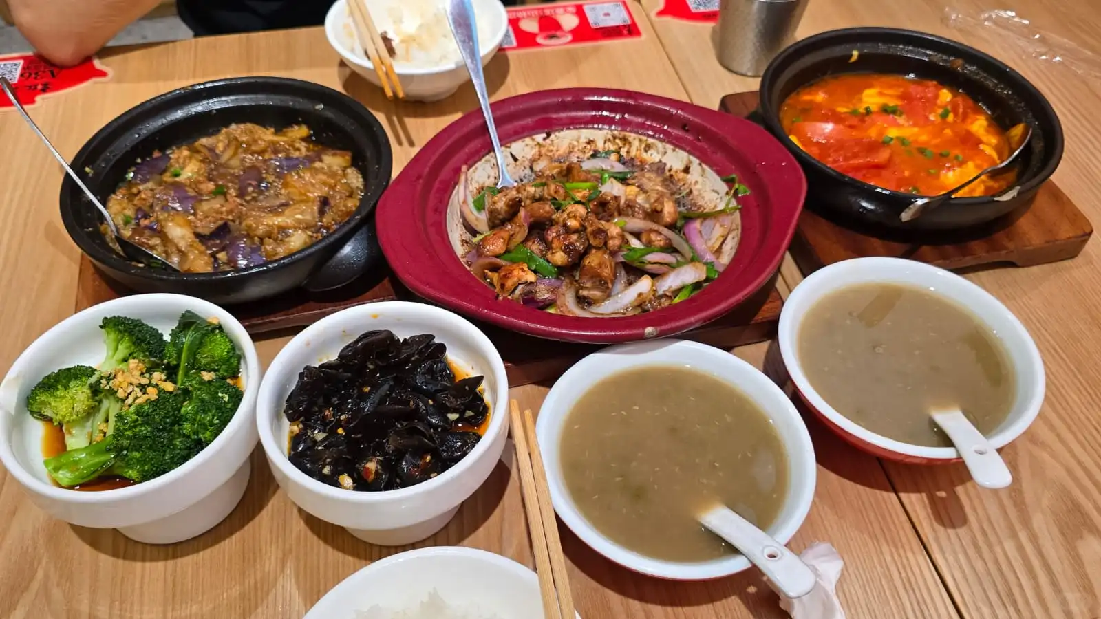 今天美食团购日，很开心。