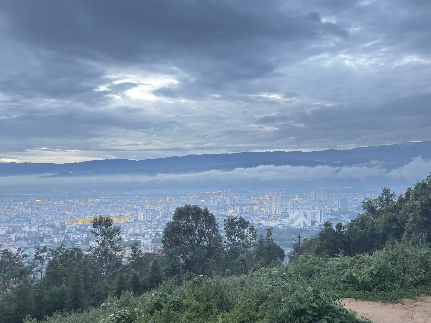 芒市文旅你要不然在媒体上投点钱吧