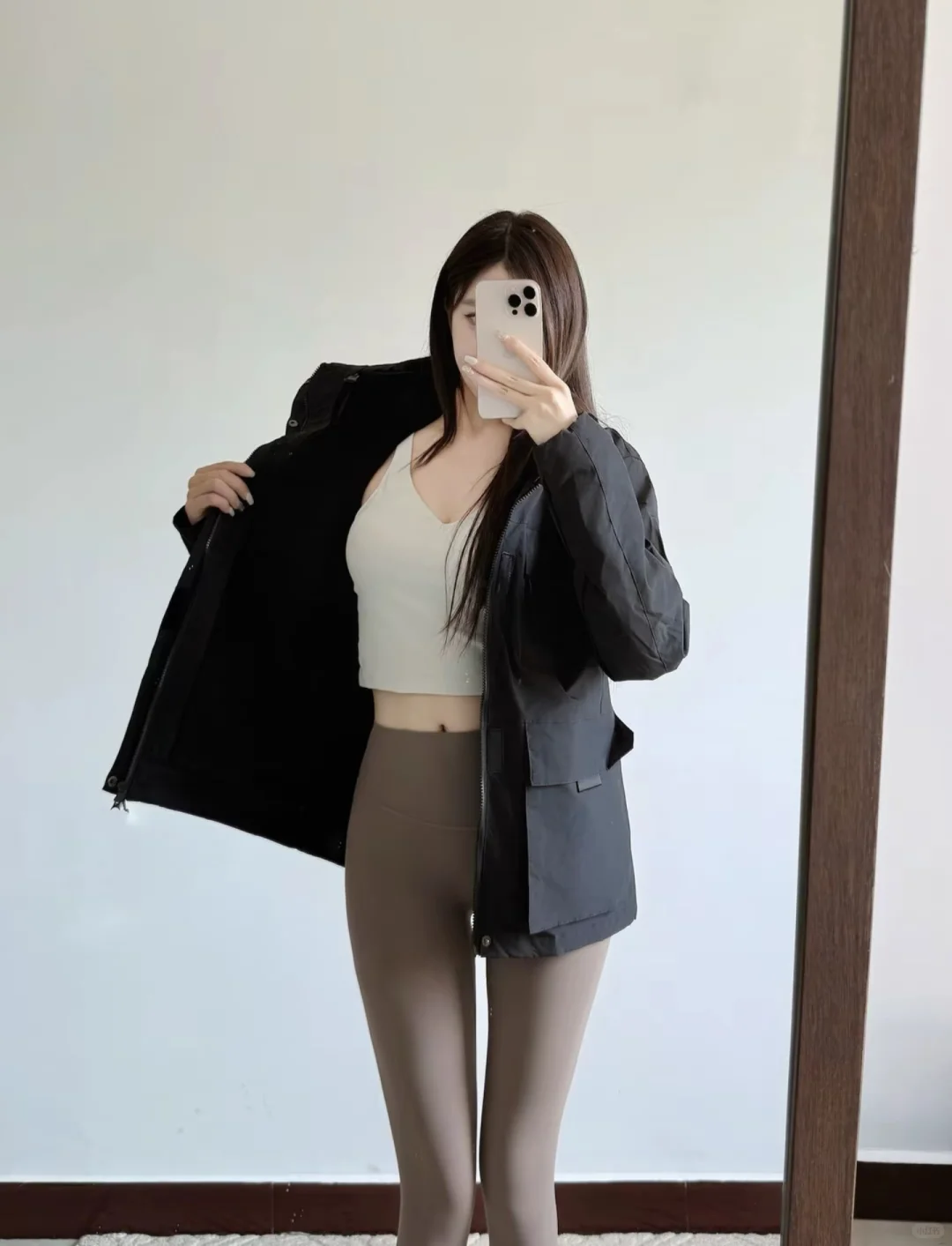 早秋冲锋衣搭瑜伽裤绝了～