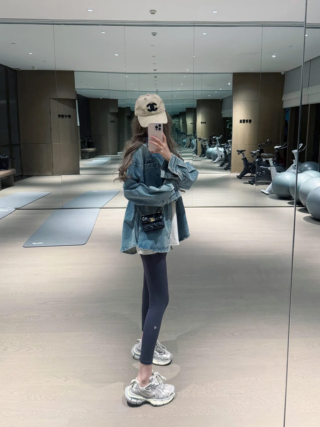 lulu瑜伽裤➕牛仔衬衫一套好好看哦