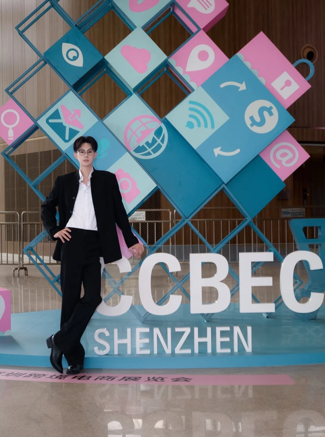 从秀场到深圳跨境展，主理人超充实的一天！