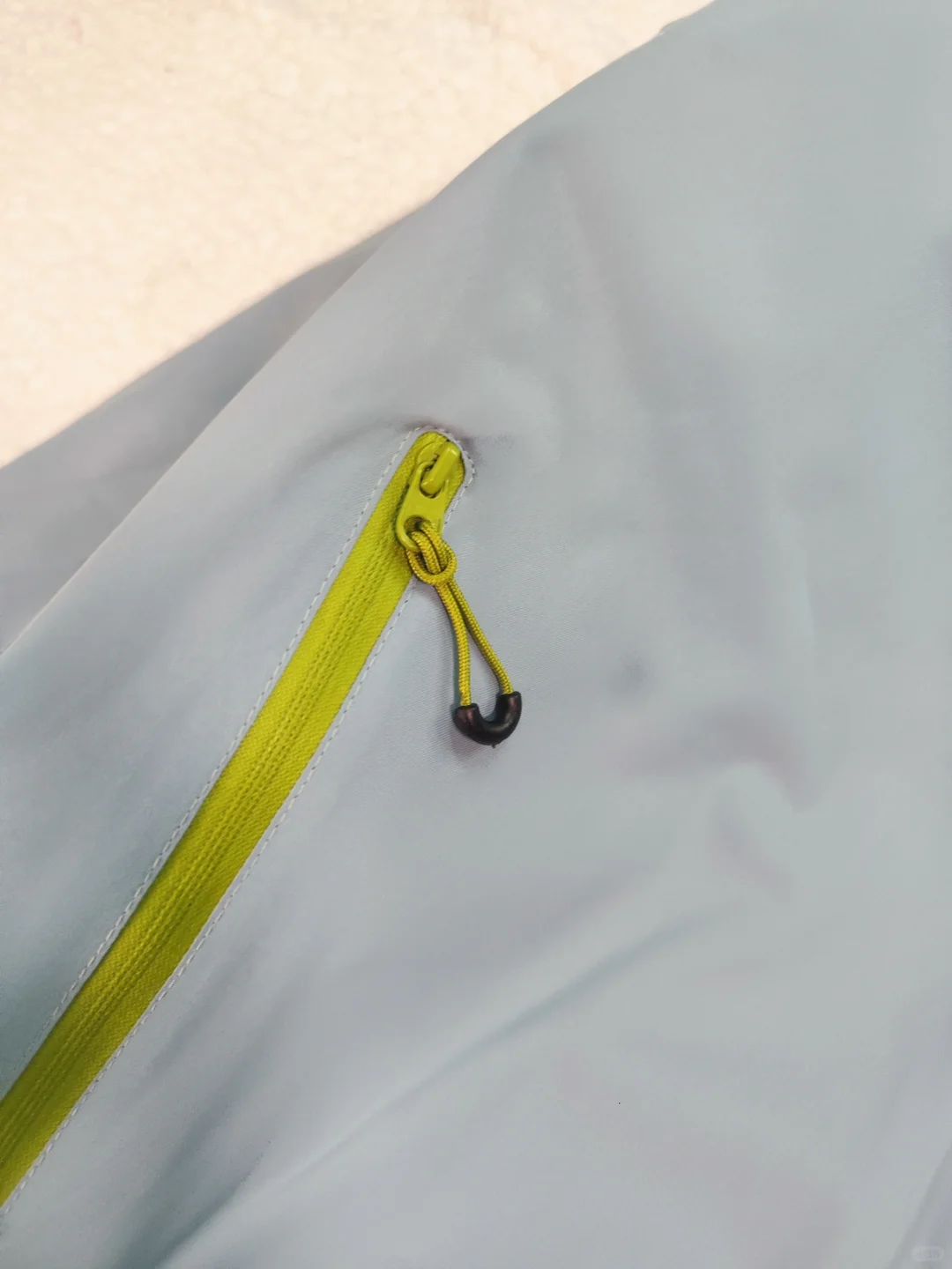 团购的防风防水的外套到了