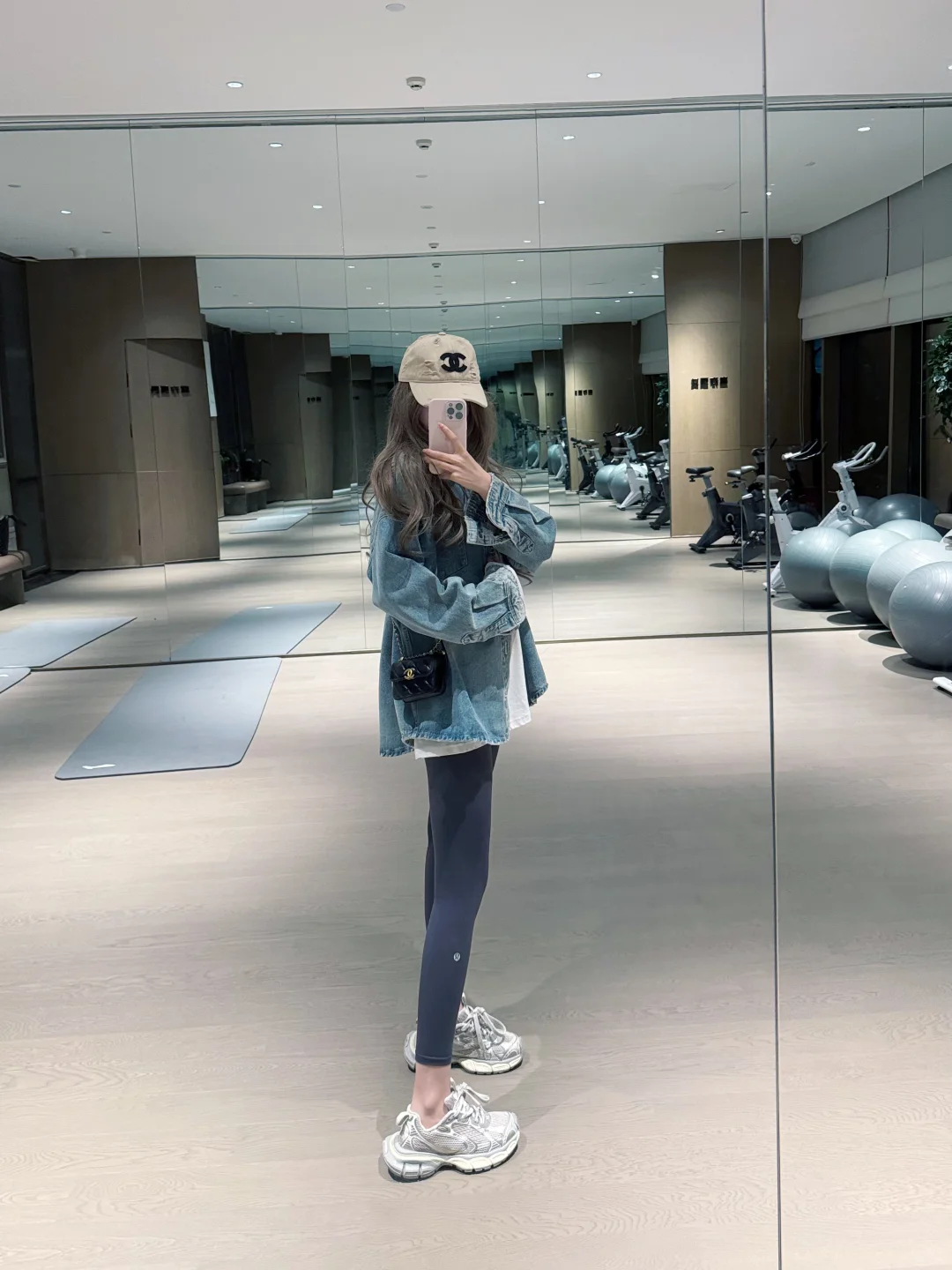 lulu瑜伽裤➕牛仔衬衫一套好好看哦