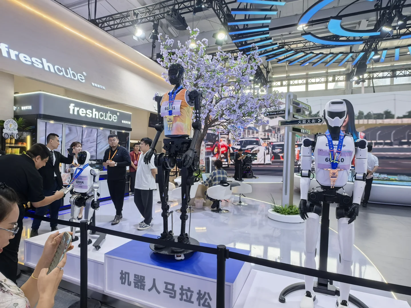 服贸会这些机器人也太可爱了吧！