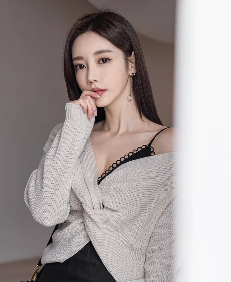 魅魔御姐高级清冷氛围感写真???