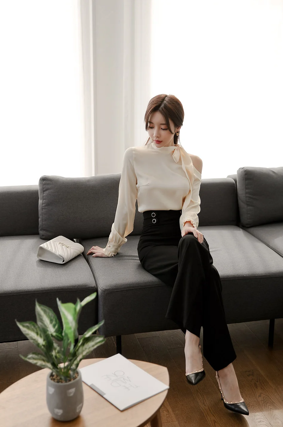 魅魔御姐高级清冷氛围感写真???