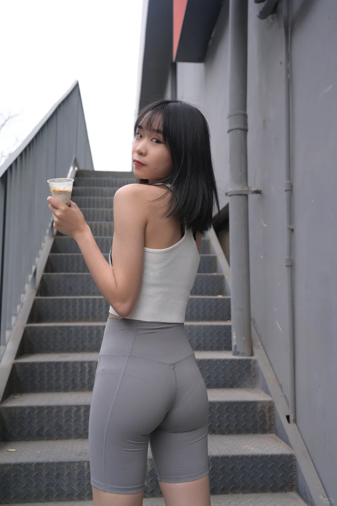 紧身瑜伽服穿搭街拍