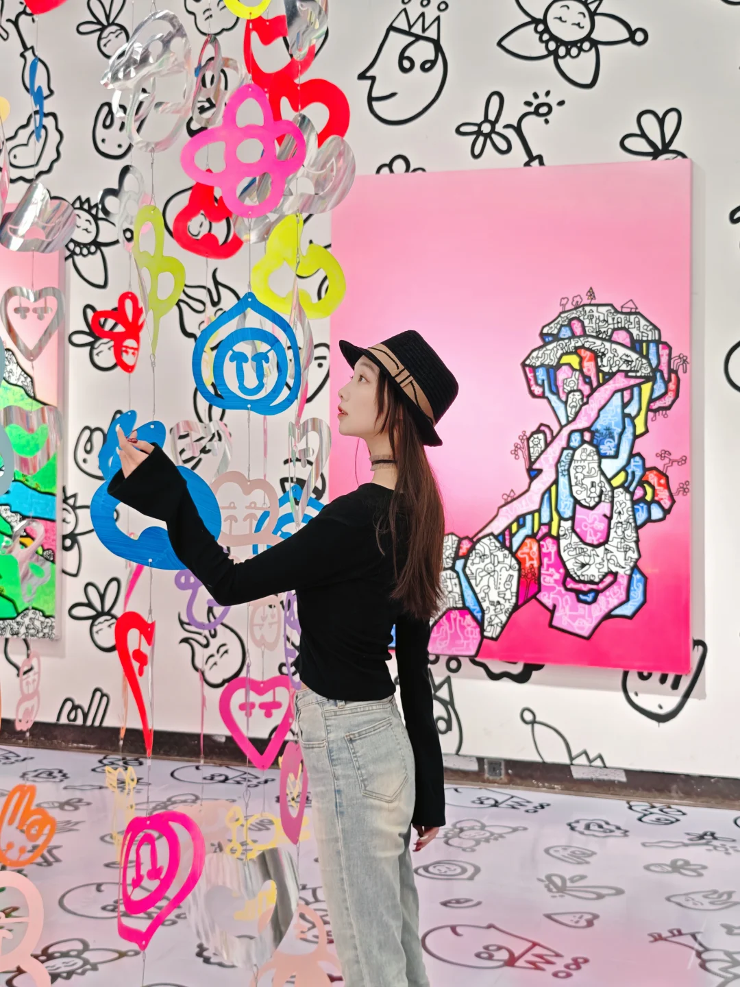 沈阳新展｜用画笔创造的彩色涂鸦世界?