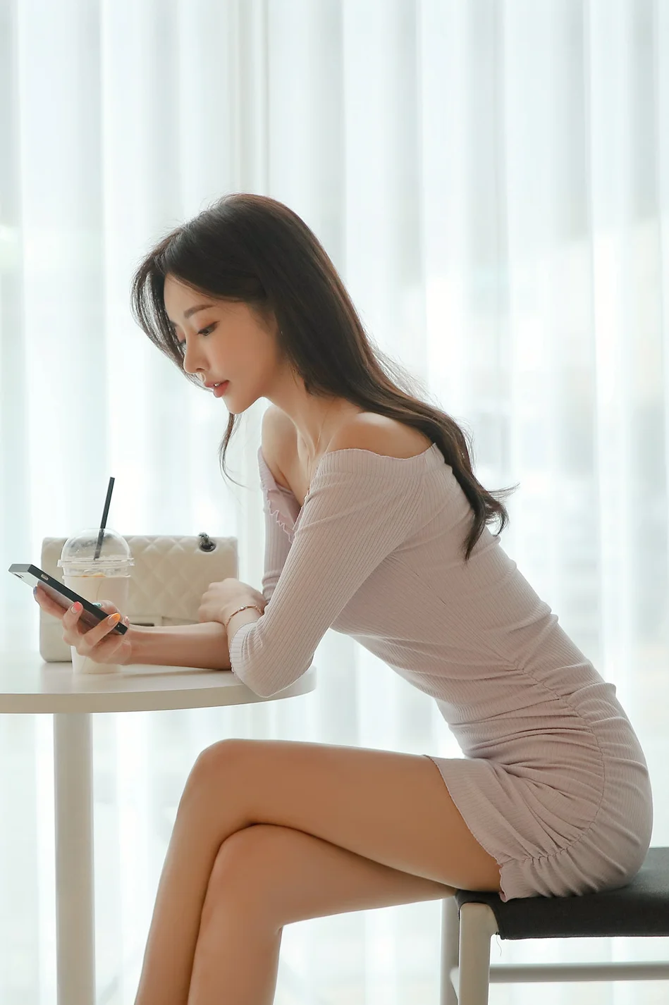 魅魔御姐高级清冷氛围感写真???