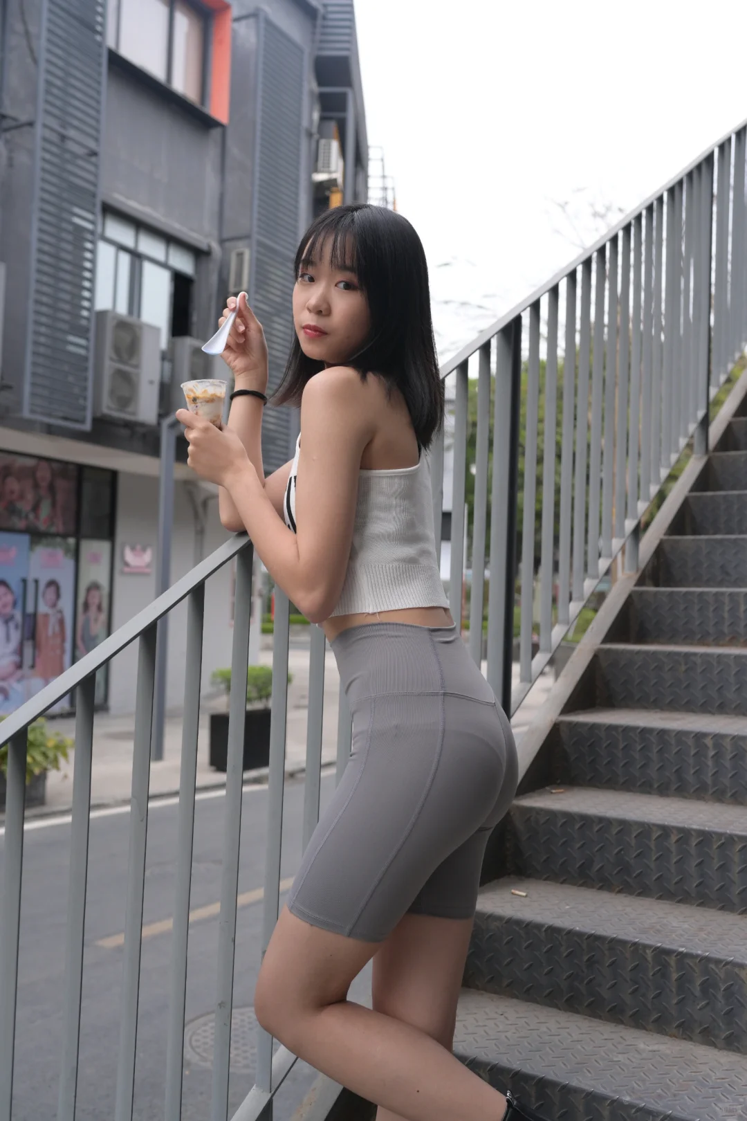 紧身瑜伽服穿搭街拍