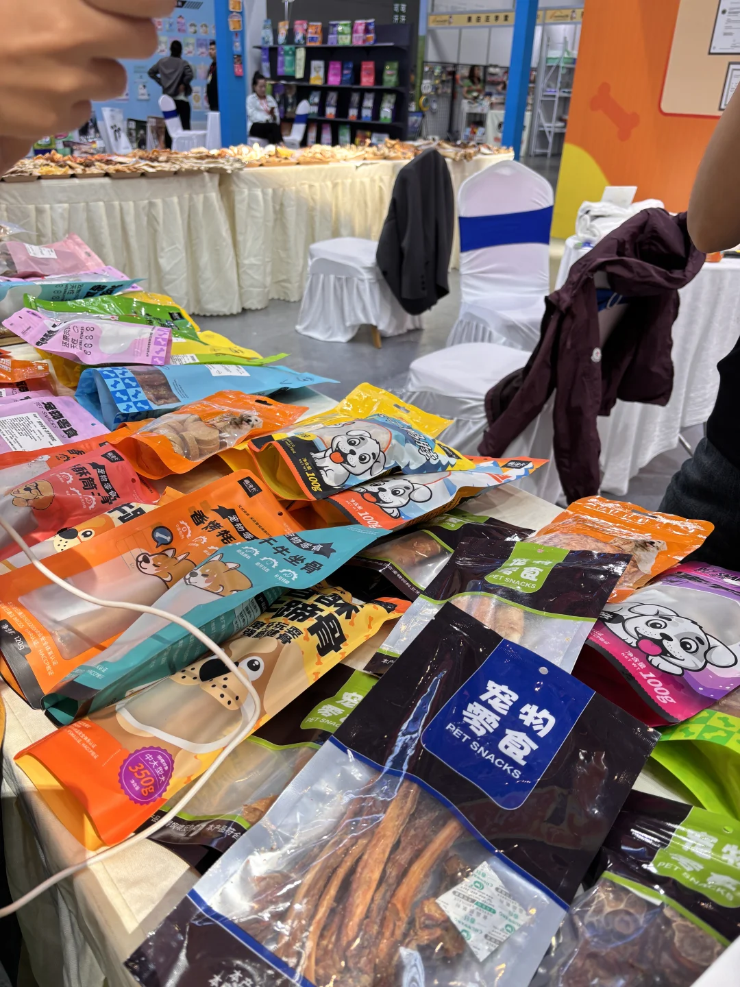 来正定会展中心薅到了宠物零食滴羊毛哈哈