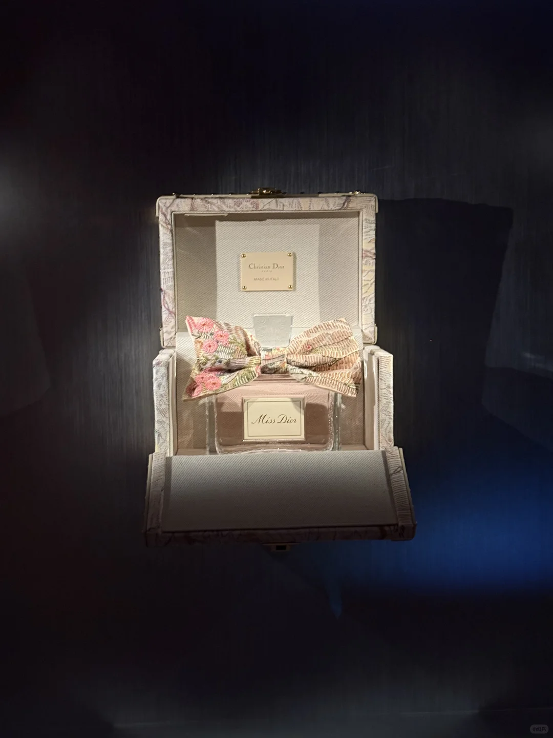 ?上海Miss Dior 展览