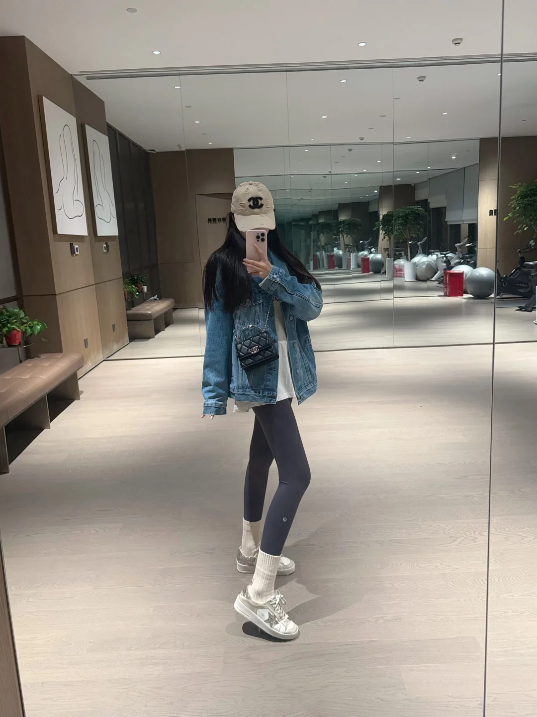 牛仔外套➕瑜伽裤秋天这样穿也太显瘦了吧