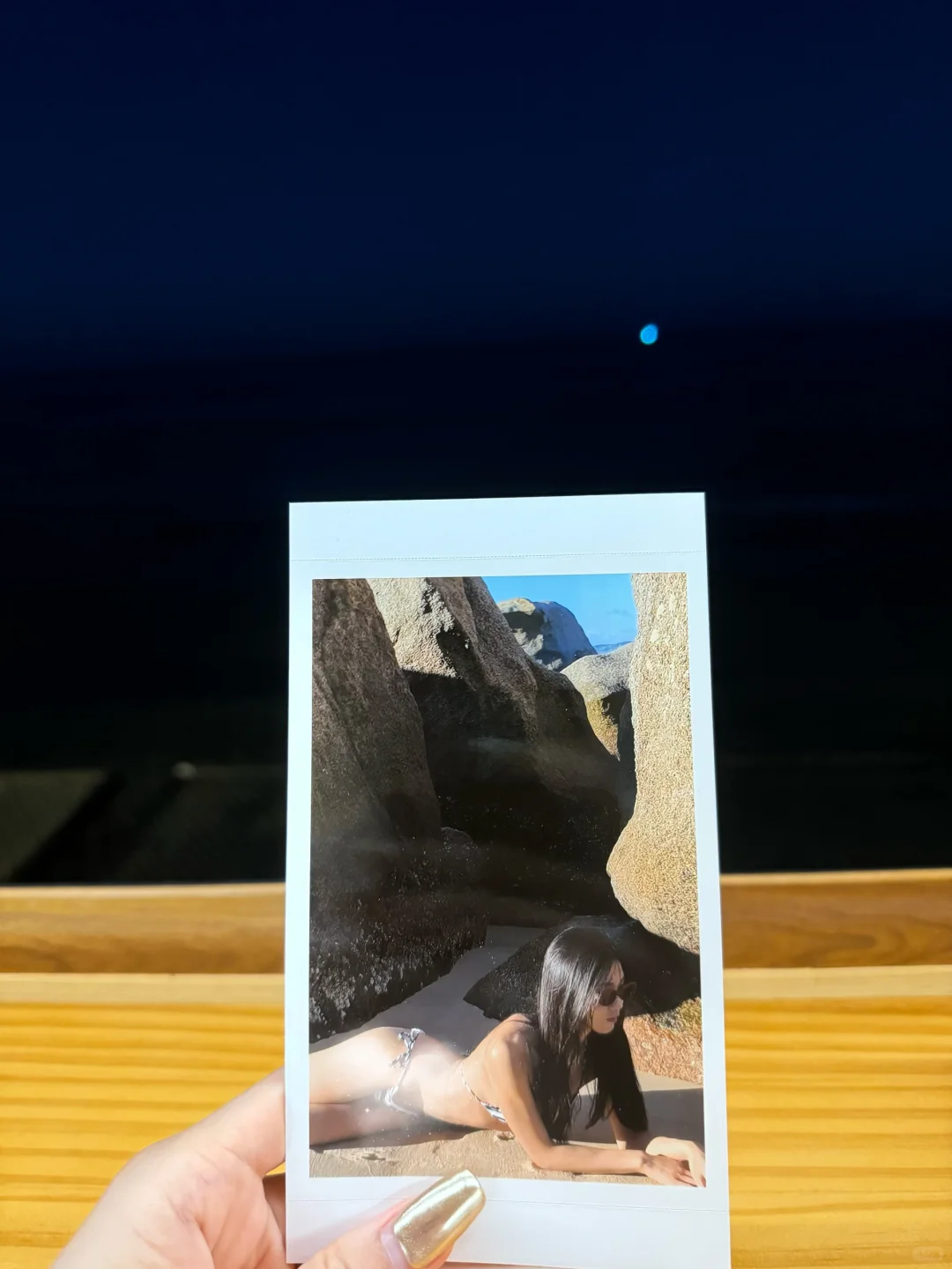 在海边做自信的超模