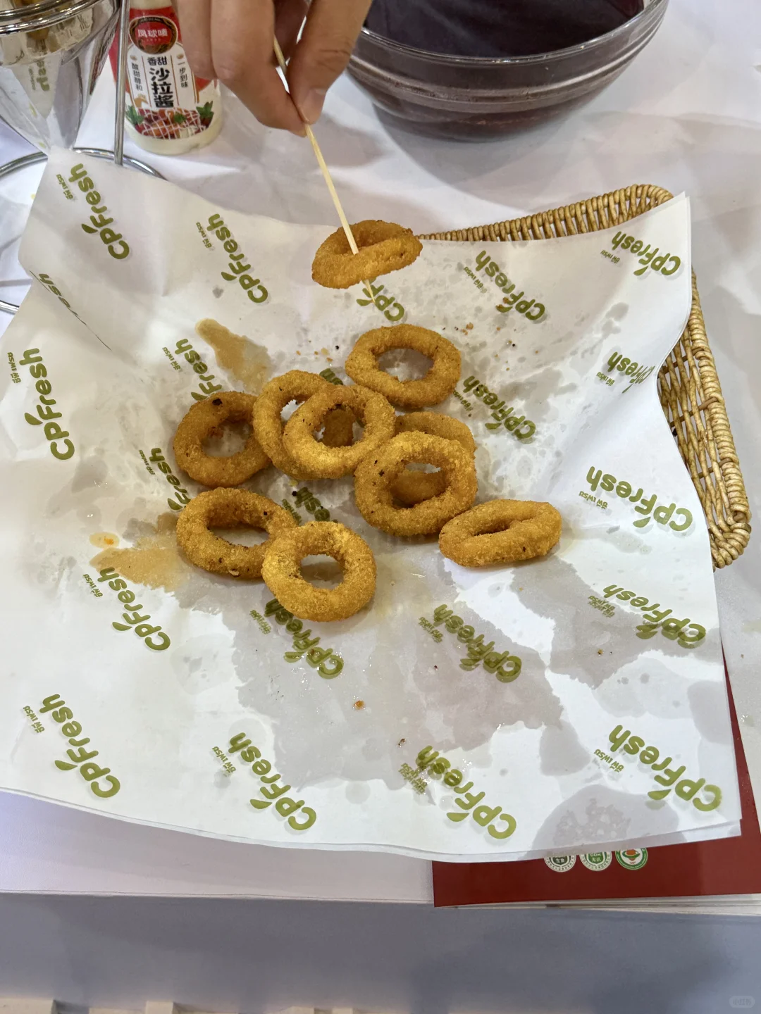 大学生勇闯餐饮博览会的一天